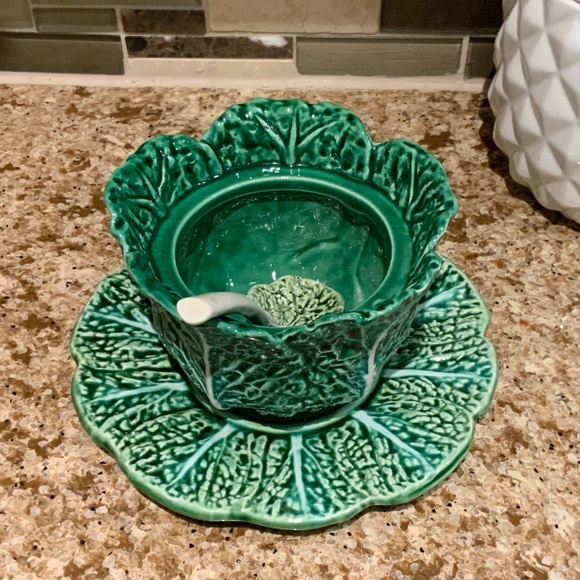 Small Vintage Cabbage shaped Tureen - Picture 2 of 16